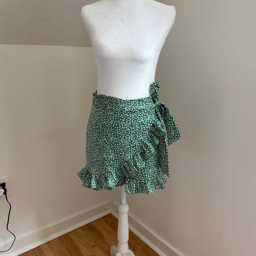 HYFVE Green Floral wrap skirt, skort size Small